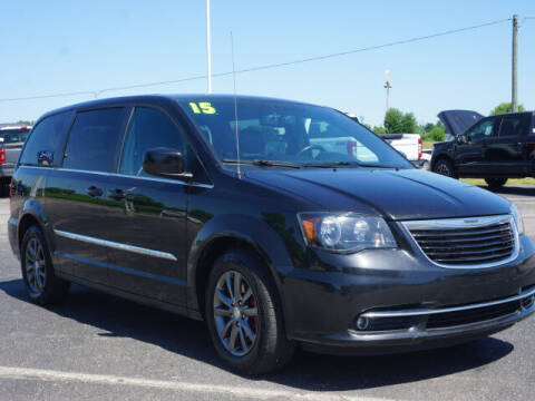 2015 Chrysler Town and Country for sale at FOWLERVILLE FORD in Fowlerville MI