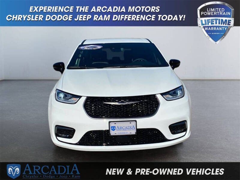 2026 Chrysler Pacifica Select