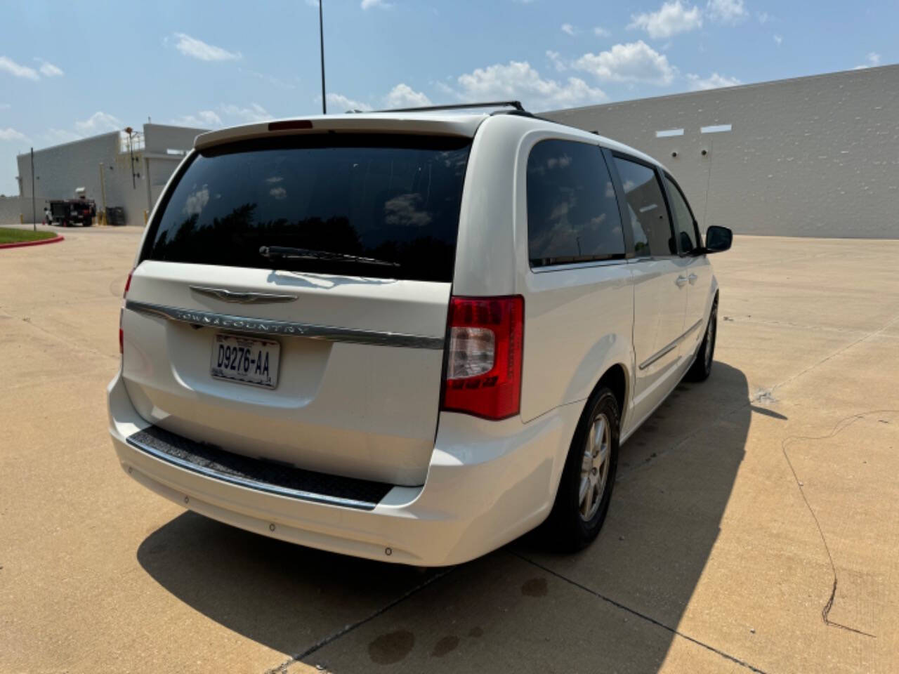 2011 Chrysler Town and Country for sale at 10-4 AUTO GROUP LLC in Raytown, MO