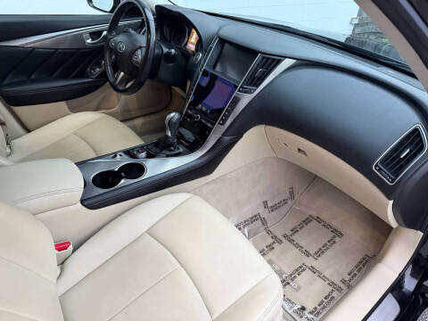 2015 Infiniti Q50 Premium