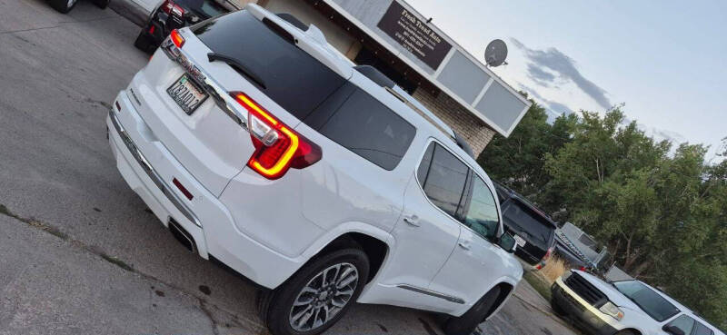 2020 GMC Acadia Denali