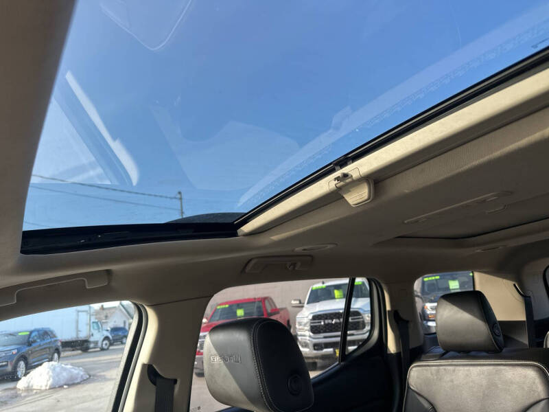 2017 GMC Acadia Denali