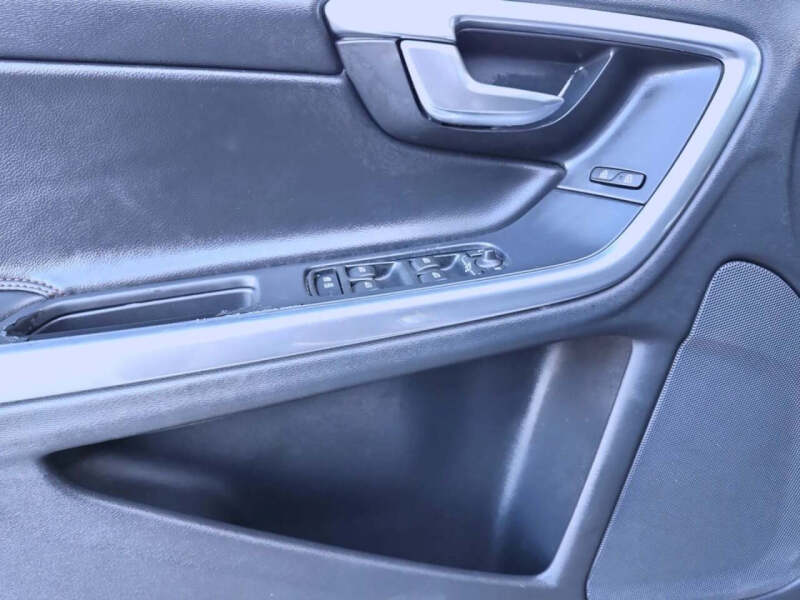 2017 Volvo V60 Cross Country T5 Premier