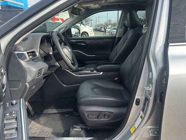 2024 Toyota Highlander Platinum