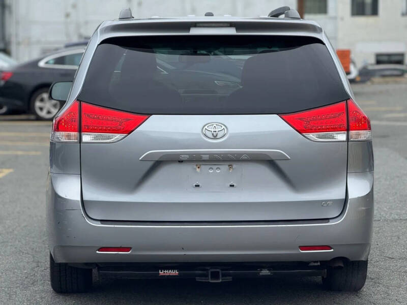 2012 Toyota Sienna