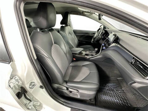 2023 Toyota Camry Hybrid SE