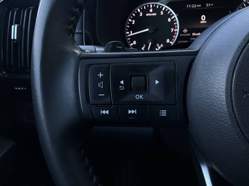 2025 Nissan Pathfinder SV