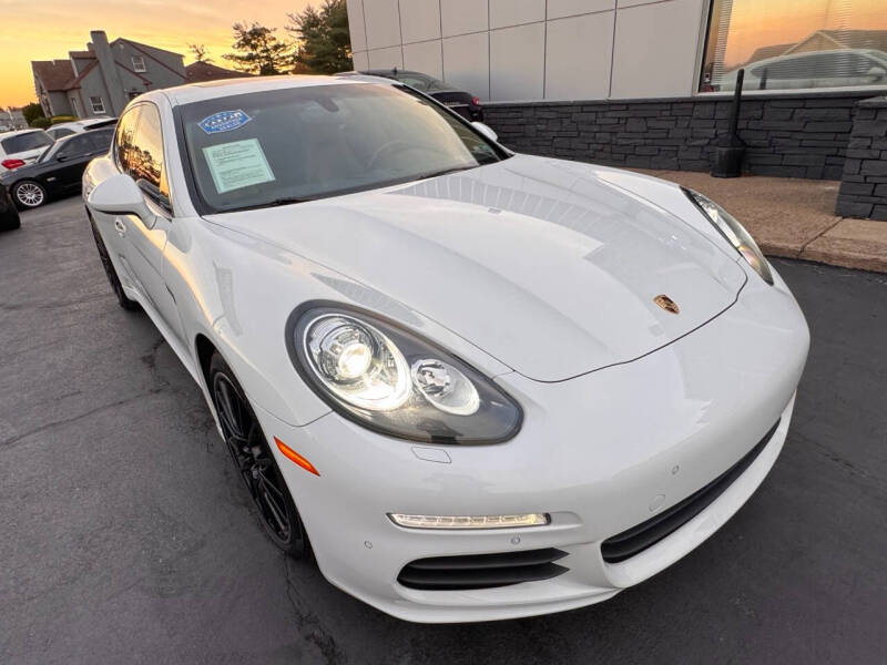 2016 Porsche Panamera Edition