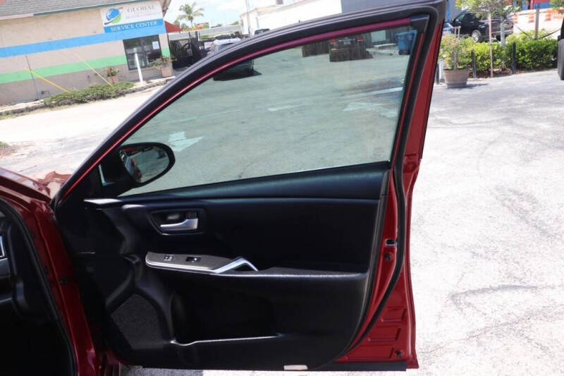 2017 Toyota Camry LE