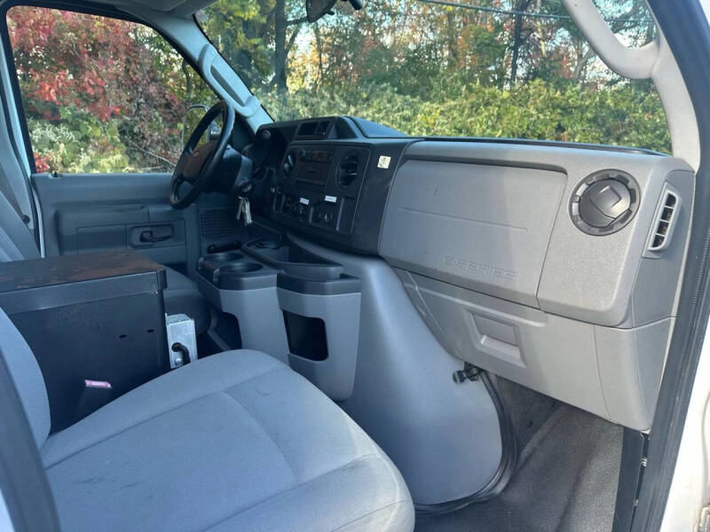 2010 Ford E-Series E-250