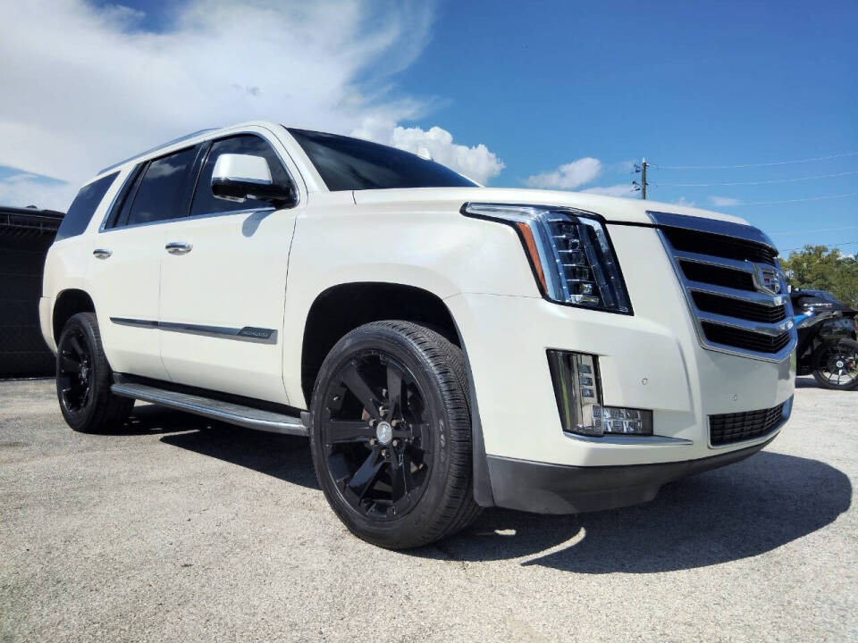 2015 Cadillac Escalade Luxury's photo