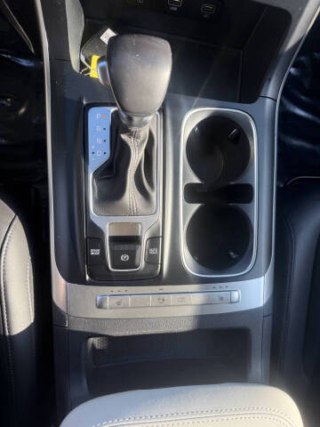 2023 Kia Carnival LX