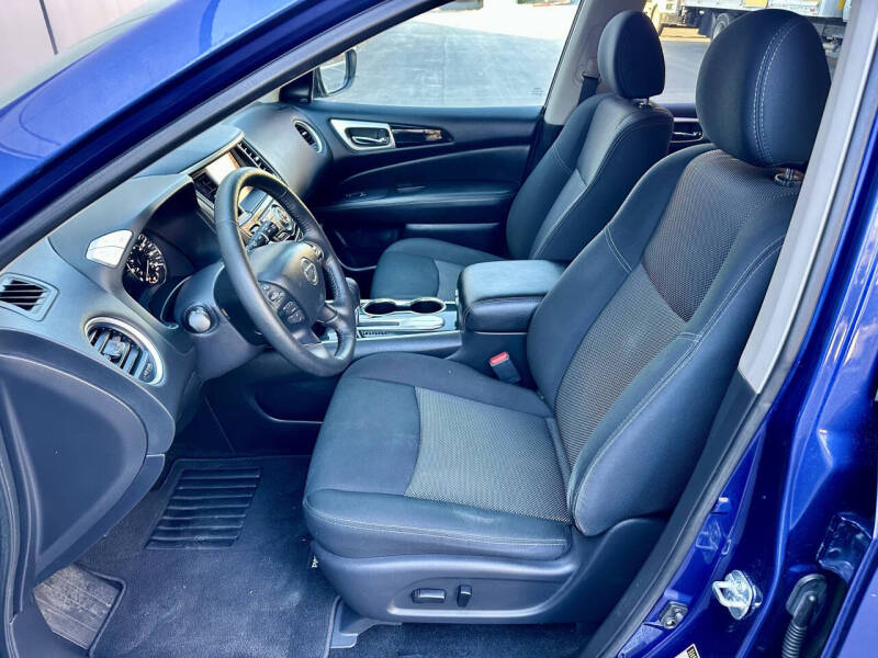 2019 Nissan Pathfinder SV