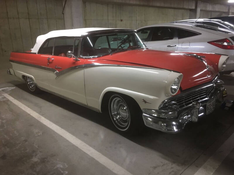 1956 Ford Sunliner