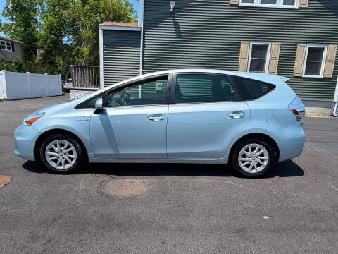 2014 Toyota Prius v Two