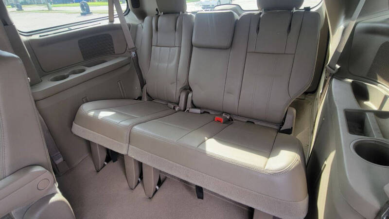 2013 Chrysler Town and Country Touring-L