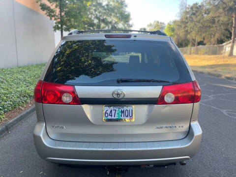 2004 Toyota Sienna