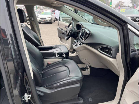 2021 Chrysler Voyager LXi