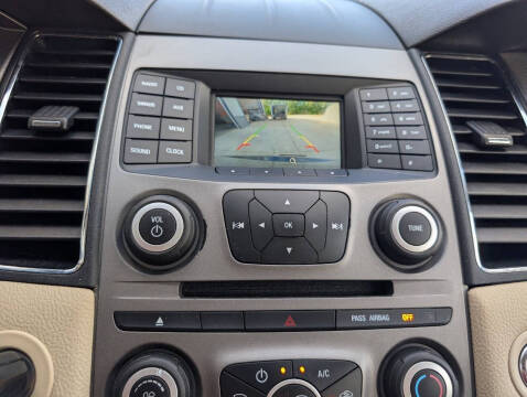 2018 Ford Taurus SE