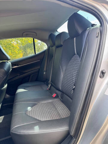 2018 Toyota Camry SE