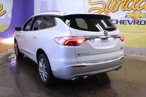 2022 Buick Enclave Essence