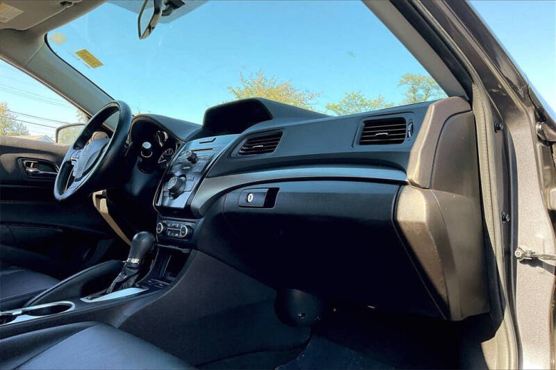 2018 Acura ILX w/Special Edition