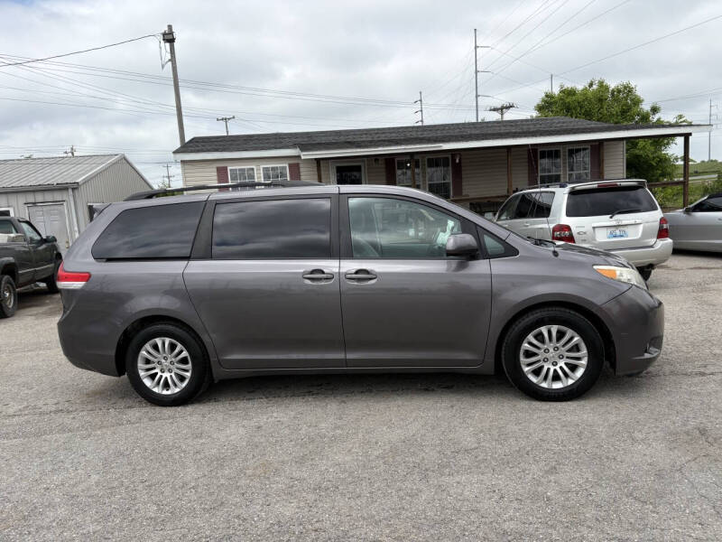 2011 Toyota Sienna XLE 8-Passenger