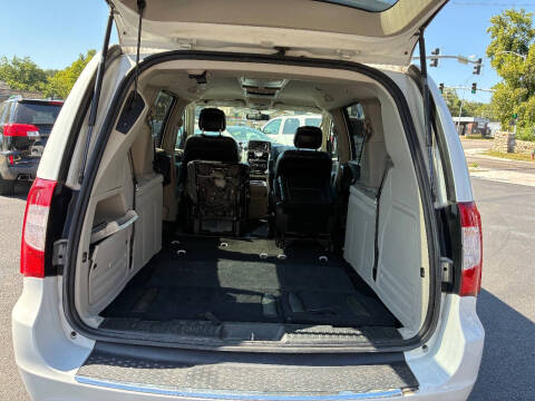 2015 Chrysler Town and Country