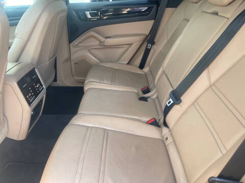 2019 Porsche Cayenne E-Hybrid