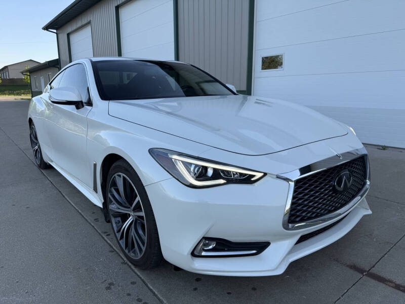 Used 2019 INFINITI Q60 Coupe LUXE with VIN JN1EV7EL3KM290106 for sale in Des Moines, IA