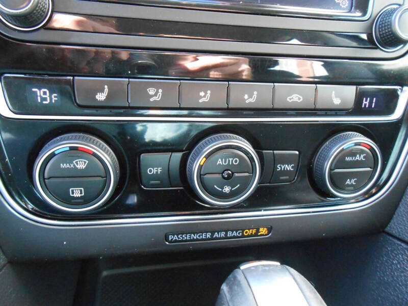 2017 Volkswagen Passat 1.8T R-Line