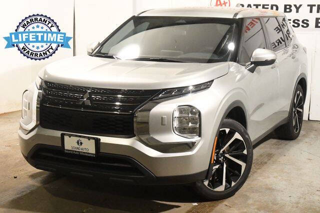 2022 Mitsubishi Outlander ES