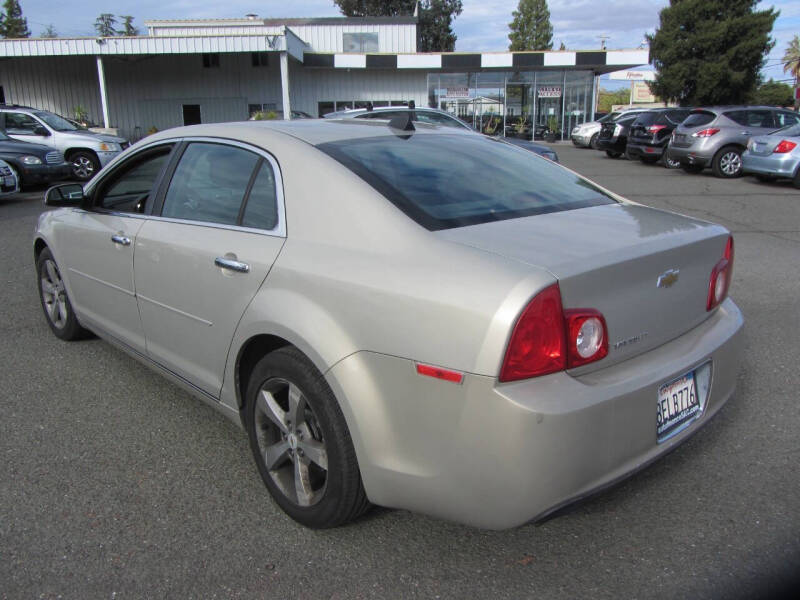 2012 Chevrolet Malibu 1LT photo 3