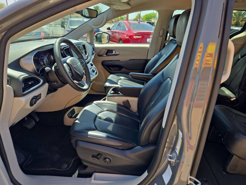 2023 Chrysler Pacifica Touring L