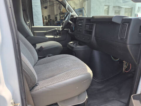 2017 GMC Savana 2500