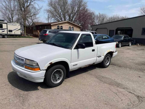 1998 Chevrolet S-10 for sale at COUNTRYSIDE AUTO INC in Austin MN