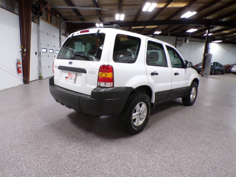 2005 Ford Escape XLS