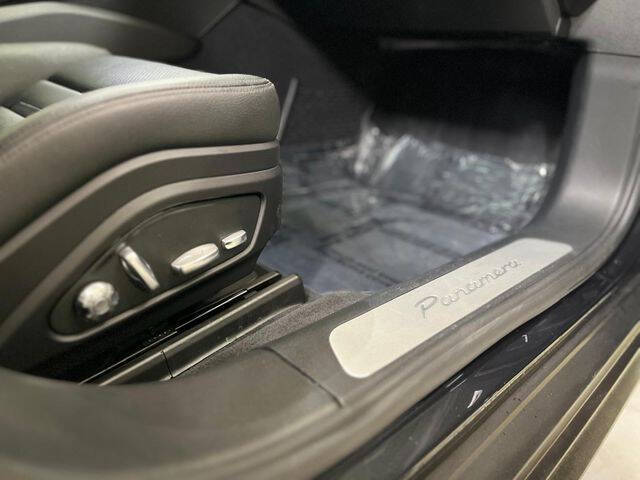 2018 Porsche Panamera 4