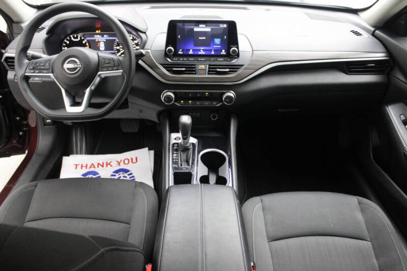 Used 2024 Nissan Altima SV with VIN 1N4BL4DV9RN319383 for sale in Natchez, MS
