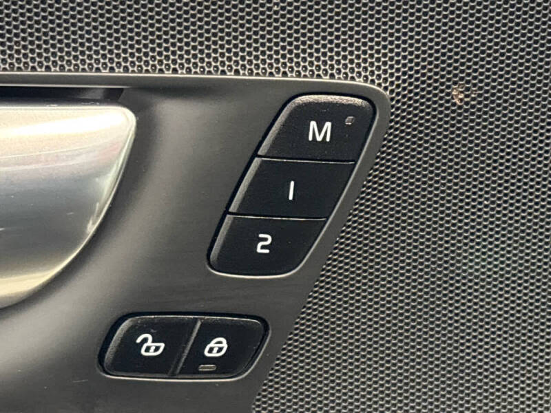 2023 Volvo XC60 B5 Core