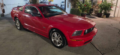 2005 Ford Mustang GT Deluxe