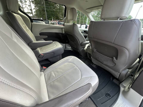 2017 Chrysler Pacifica Touring-L