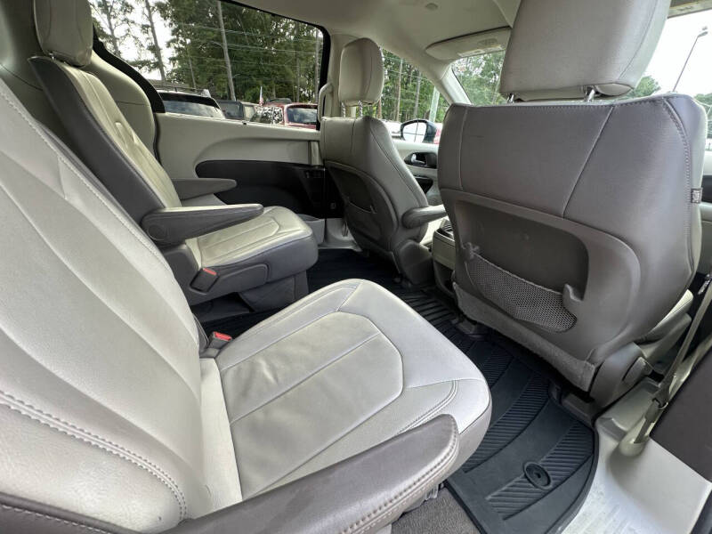 2017 Chrysler Pacifica Touring-L
