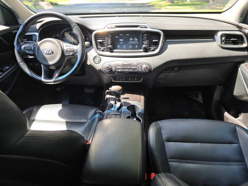 2018 Kia Sorento EX V6