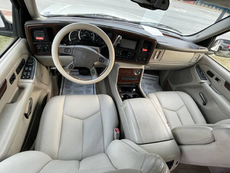 2003 Cadillac Escalade