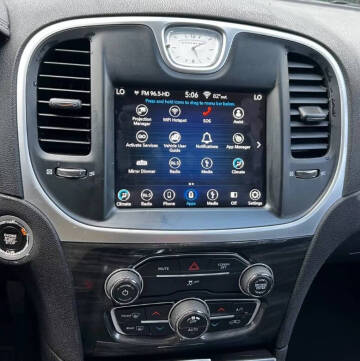 2018 Chrysler 300 Touring