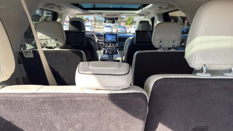 2018 Lincoln Navigator Black Label