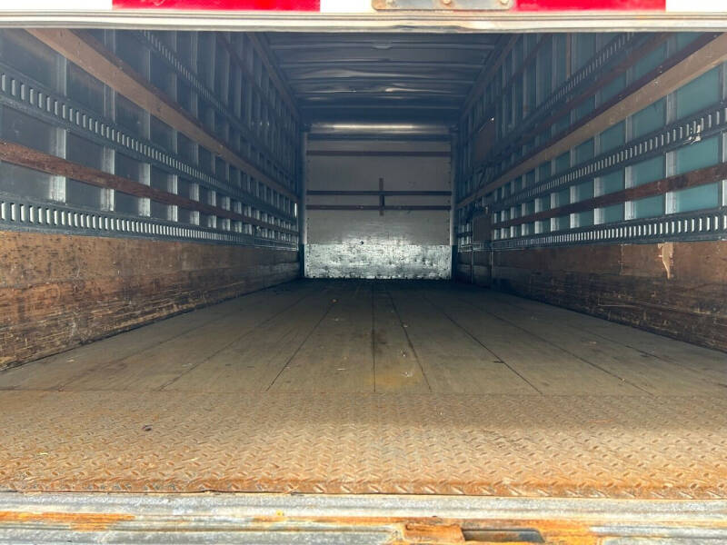 2018 Freightliner M2 106