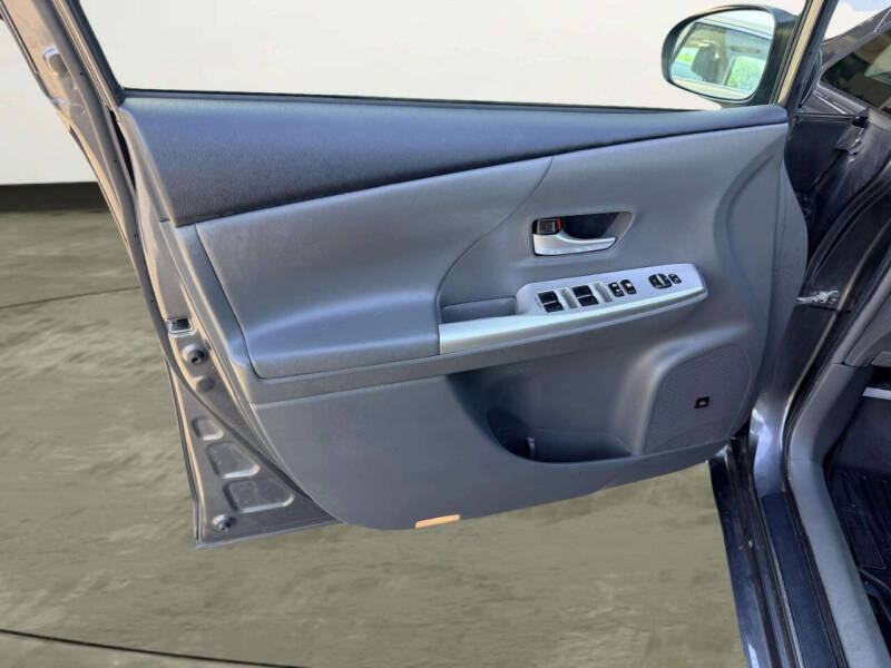 2012 Toyota Prius v Five