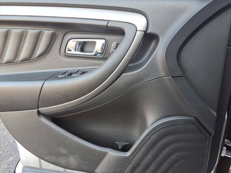 2018 Ford Taurus SEL